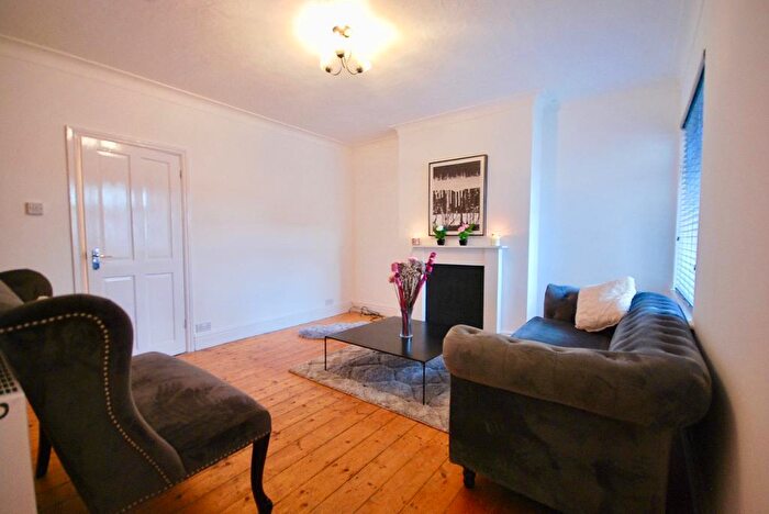 4 Bedroom Terraced House To Rent In Kingswood Road, Fallowfield, Manchester, M14