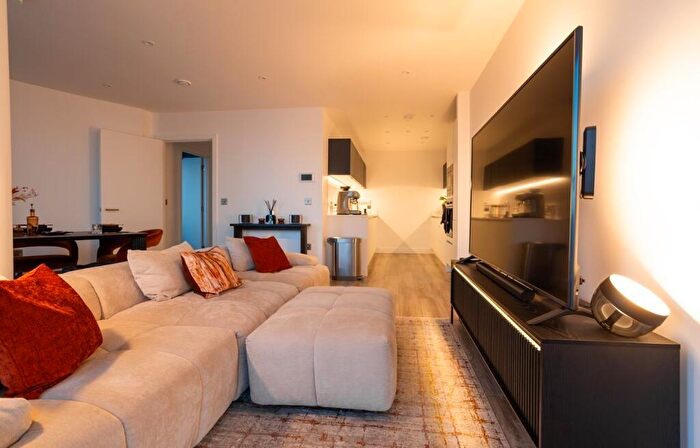 3 Bedroom Apartment To Rent In Silvercroft Street, Manchester, Greater Manchester, M15