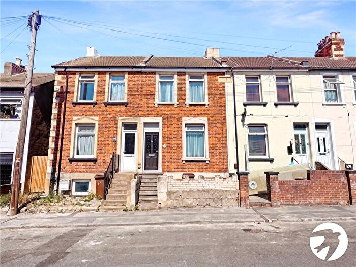 3 Bedroom Terraced House For Sale In Church Terrace, Chatham, Kent, ME5