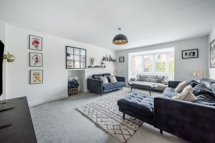 5 Bedroom Detached House For Sale In Vantage Copse, Bursledon, SO31