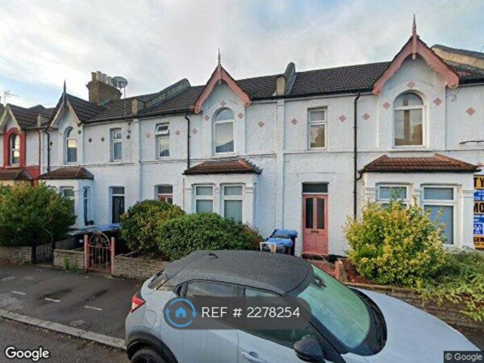 2 Bedroom Flat To Rent In Bury Street, London, N9