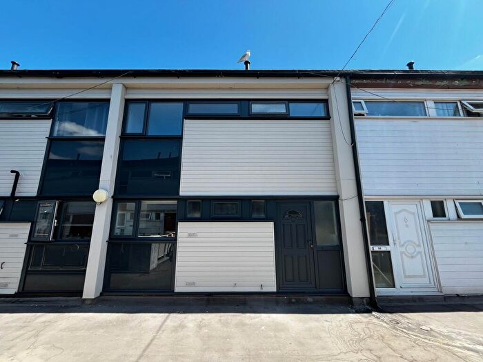 3 Bedroom Maisonette To Rent In Bedminster, St Catherines Place, BS3