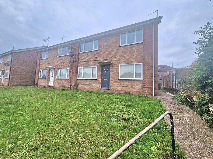 2 Bedroom Maisonette To Rent In Deep Denes, Luton, LU2