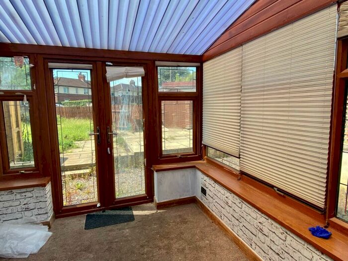 3 Bedroom Terraced House For Sale In Providence Street, Scholes, Cleckheaton, BD19