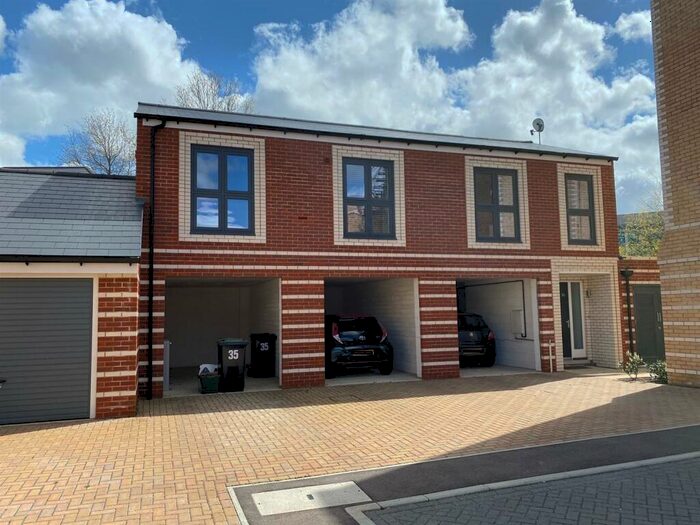 2 Bedroom Apartment To Rent In Baddlesmere Drive, Kings Hill, ME19