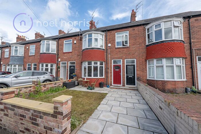 2 Bedroom Flat For Sale In Julian Avenue, Walkergate, NE6