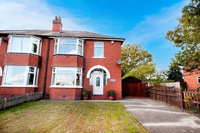 3 Bedroom Semi-detached House For Sale In Doncaster Road, Doncaster, South Yorkshire, DN10
