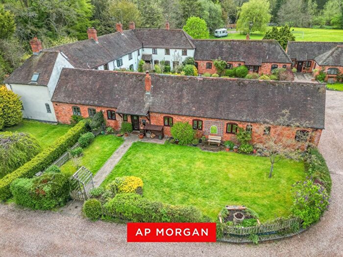 3 Bedroom Barn Conversion For Sale In Icknield Street, Beoley, Redditch, Worcestershire, B98