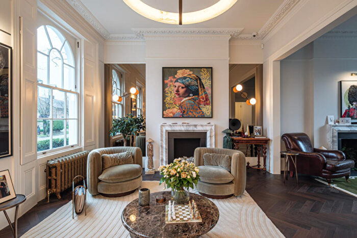 5 Bedroom Semi-Detached House For Sale In Canonbury Park North, London, N1