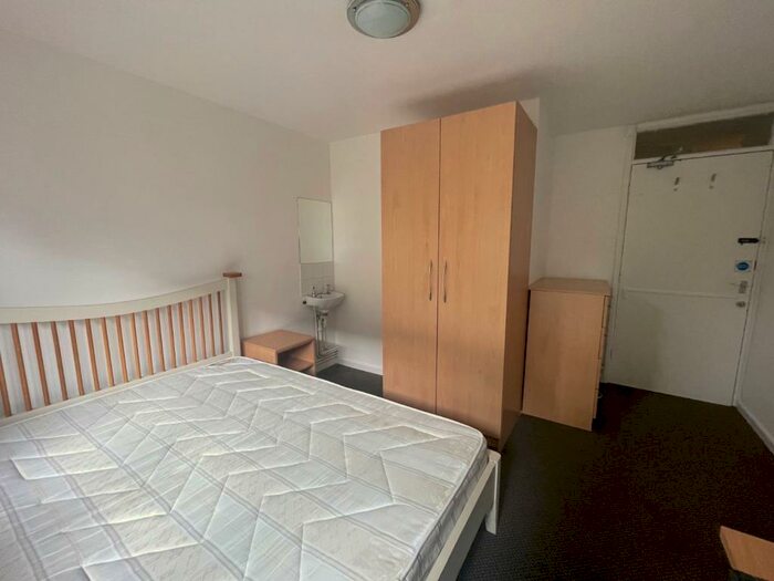 1 Bedroom House To Rent In Renshaw House, Hyde Grove, Manchester, M13