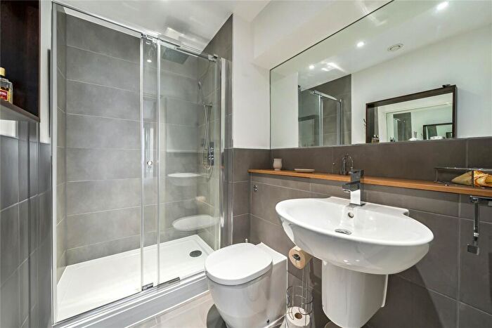 2 Bedroom Flat For Sale In Albemarle Road, Beckenham, BR3