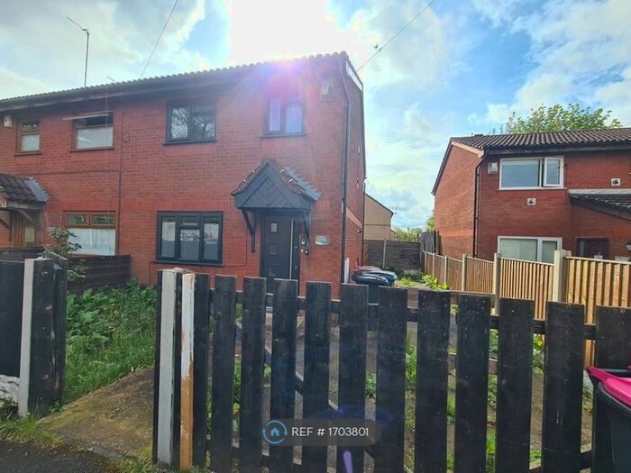 3 Bedroom Semi-Detached House To Rent In George Street South, Salford, M7