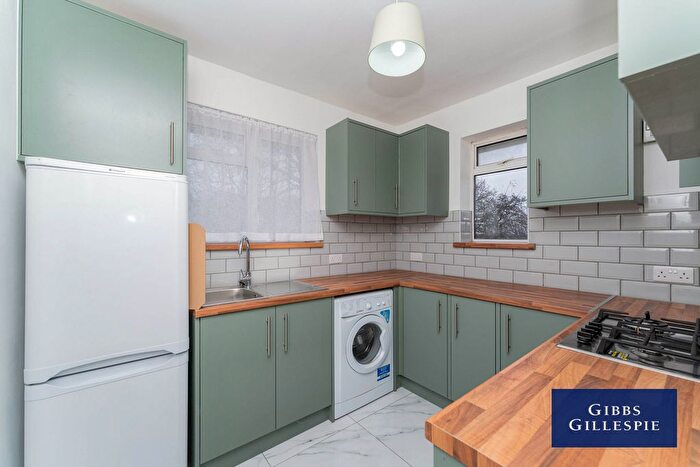 2 Bedroom Flat To Rent In Cavendish Avenue, London, W13