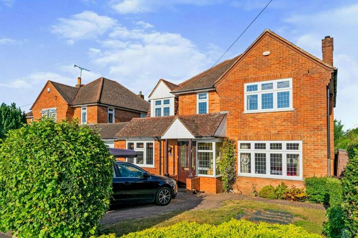 5 Bedroom Detached House For Sale In The Croft, St. Albans, AL2