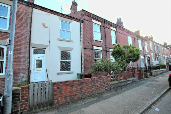 2 Bedroom Property To Rent In Lincoln Street, Wakefield, WF2