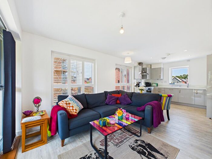 2 Bedroom Flat For Sale In Thorpe Court, Thorpe Close, Bordon, GU35