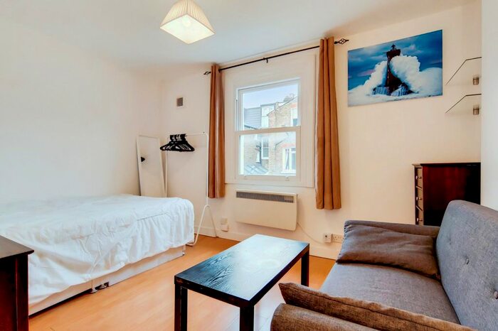 Studio To Rent In Sisters Avenue, Battersea SW11