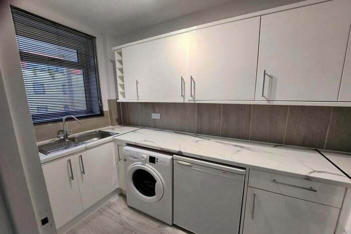 Studio To Rent In Farm Lane, London, SW6