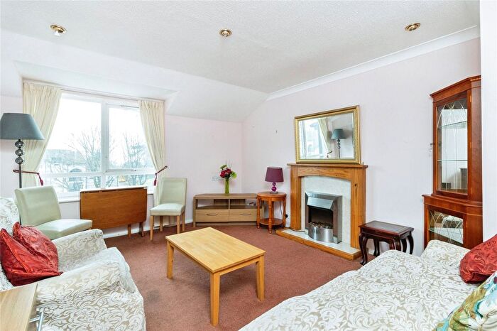 1 Bedroom Flat For Sale In Pebble Court, Paignton, Devon, TQ4