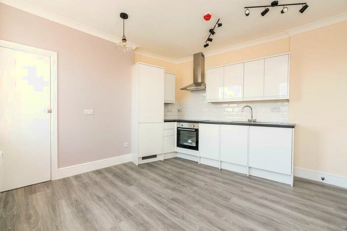 1 Bedroom Apartment To Rent In Devonshire Road, SE23