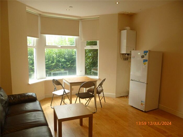 1 Bedroom Flat To Rent In Colum Road, Cathays, Cardiff, CF10