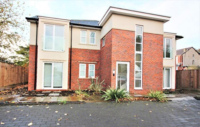 2 Bedroom Flat To Rent In Dover Point, Birkdale, Southport, PR8