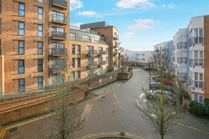 2 Bedroom Apartment For Sale In Connersville Way, Croydon, CR0