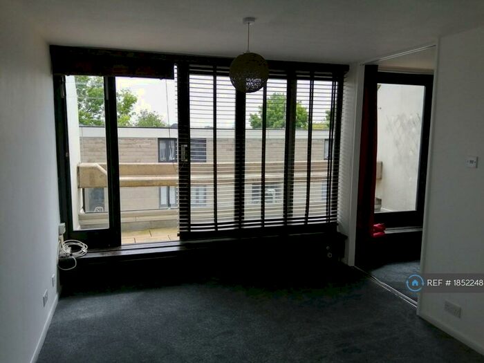 1 Bedroom Flat To Rent In Lulot Gardens, London, N19