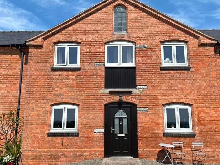 3 Bedroom Terraced House To Rent In Park Farm Barns, Snitterfield, CV37