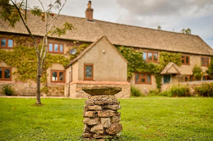 5 Bedroom Detached House For Sale In Church Road, Northmoor, OX29