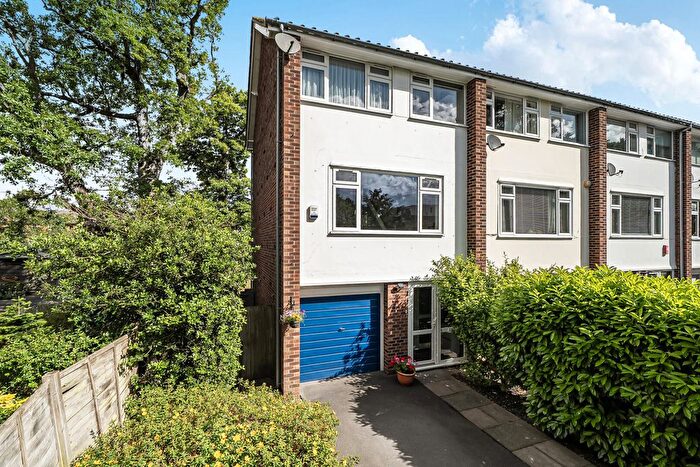 4 Bedroom End Terrace House For Sale In Oaklands Road, Bromley, BR1