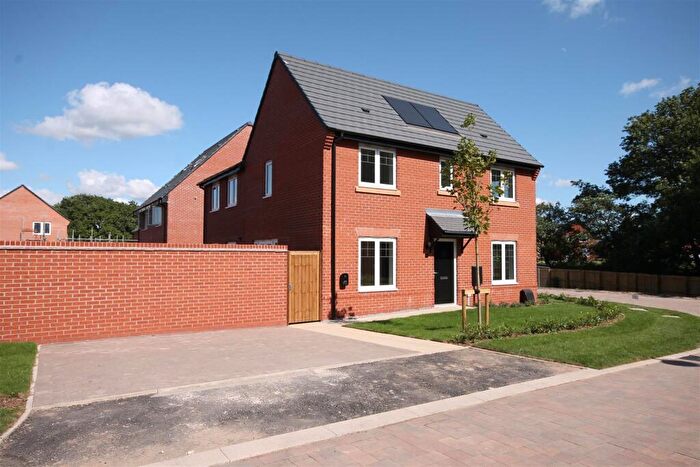 3 Bedroom Semi-Detached House To Rent In Halsnead Hall Close, Whiston, Knowsley, L35