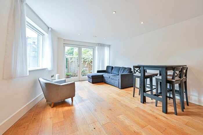 2 Bedroom Flat To Rent In Tisdall Place, Elephant And Castle, London, SE17