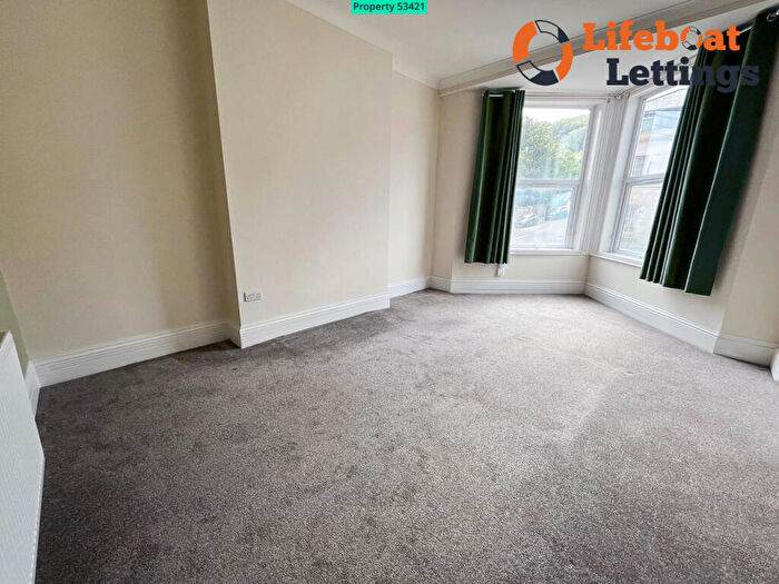1 Bedroom Flat To Rent In Folkestone Road, Dover, CT17