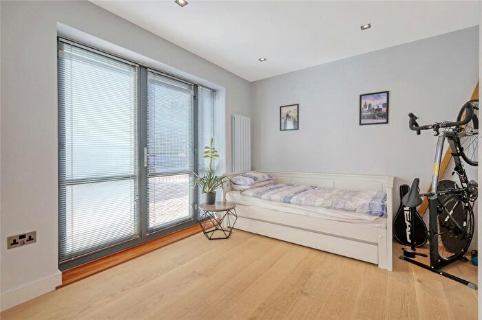 2 Bedroom End Of Terrace House For Sale In Culford Mews, Islington, London, N1