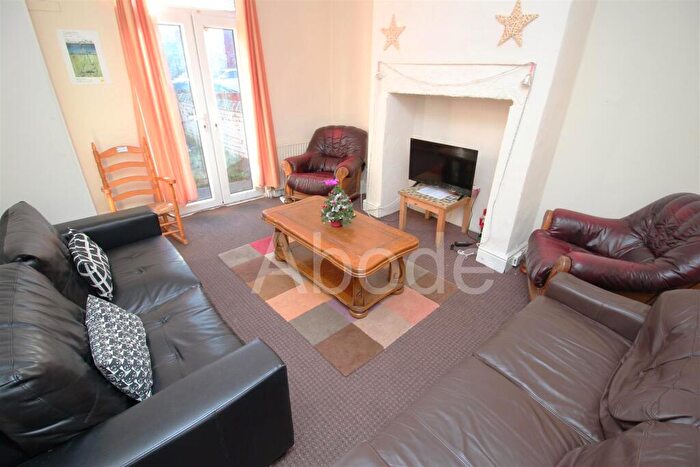 5 Bedroom House To Rent In Royal Park Avenue, Hyde Park, Leeds, LS6