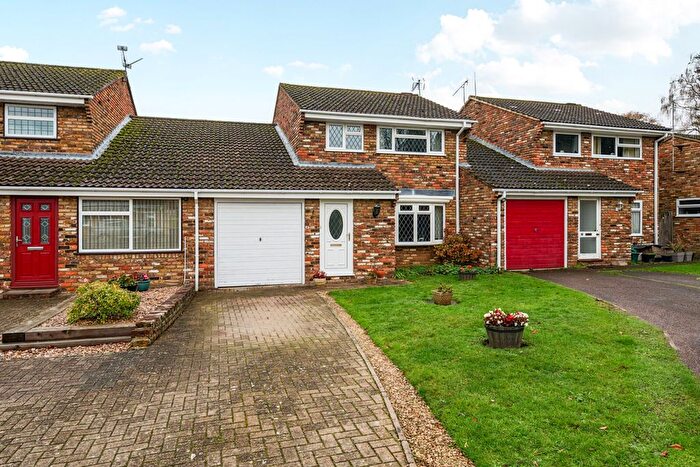 4 Bedroom Detached House For Sale In Hawthornes, Tilehurst, Reading, Berkshire, RG31