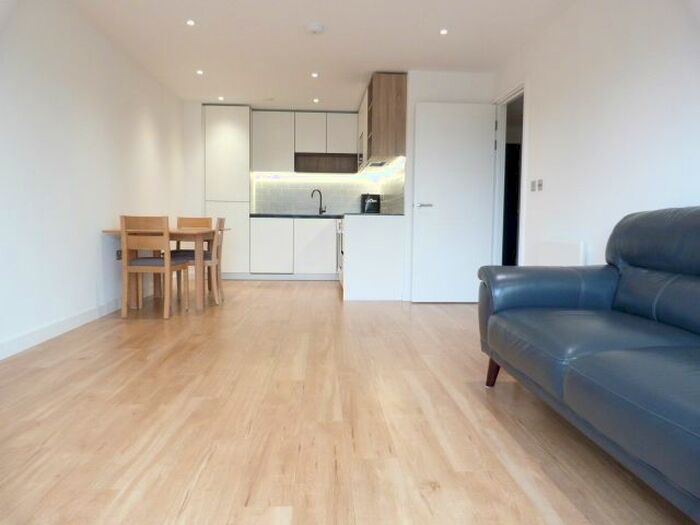2 Bedroom Flat To Rent In Beaufort Square, Colindale, NW9