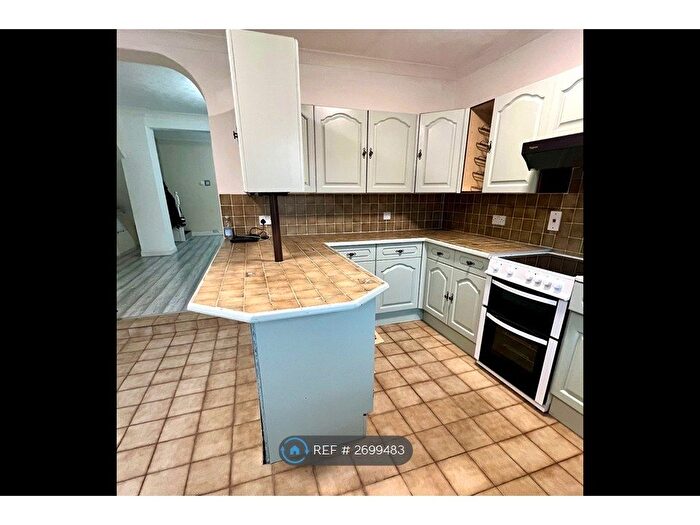 3 Bedroom End Terrace House To Rent In Seaforth Avenue, Southend-On-Sea, SS2