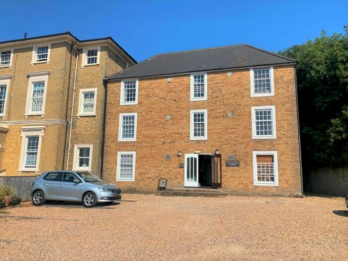 1 Bedroom Flat To Rent In West Hill Road, Ryde, PO33