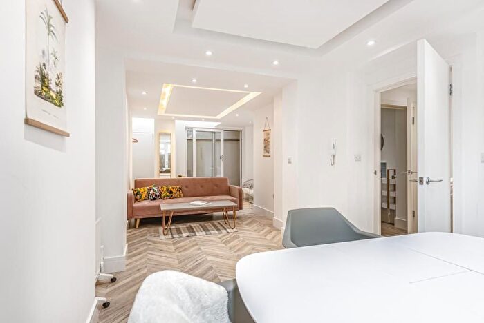 1 Bedroom Studio For Sale In Anerley Road, London, SE19