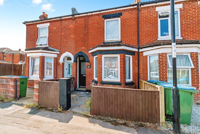 3 Bedroom Terraced House For Sale In Kingsley Road, Southampton, SO15