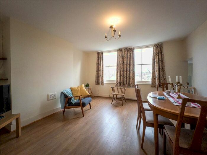 2 Bedroom Flat To Rent In Pepys Road, London, SE14