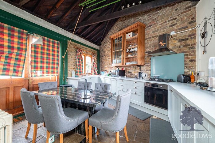 3 Bedroom Detached House To Rent In Sandhills, Wallington, SM6