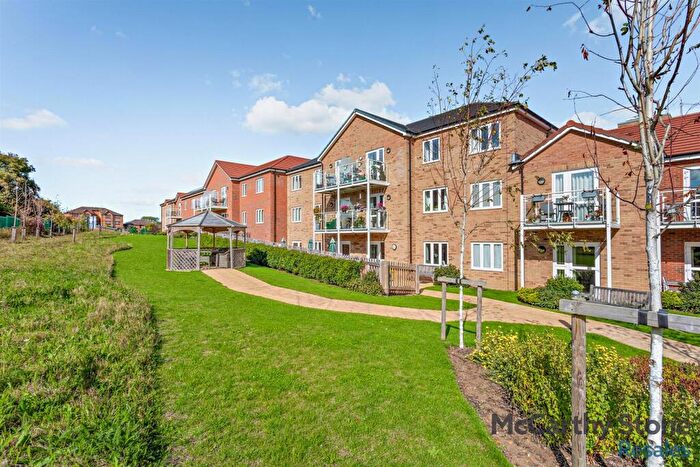2 Bedroom Apartment For Sale In Bluebell House, Barnsdale Drive, Westcroft, Milton Keynes, MK4