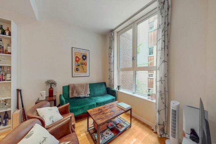 1 Bedroom Flat To Rent In Hosier Lane, City, EC1A