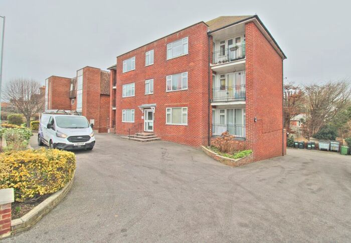 2 Bedroom Apartment To Rent In Lewes Court, Lewes Road, Eastbourne, BN21