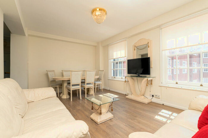 2 Bedroom Apartment To Rent In Finchley Road, St Johns Wood, London, NW8