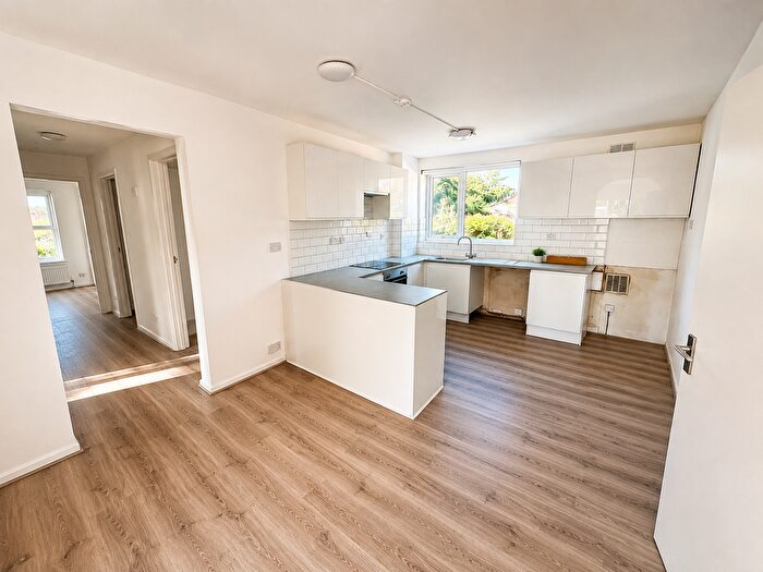2 Bedroom Flat To Rent In Devonshire Way, Hayes, UB4