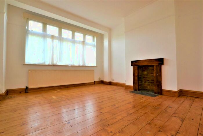 3 Bedroom Terraced House To Rent In Whytecliffe Road North, Purley, Surrey, CR8